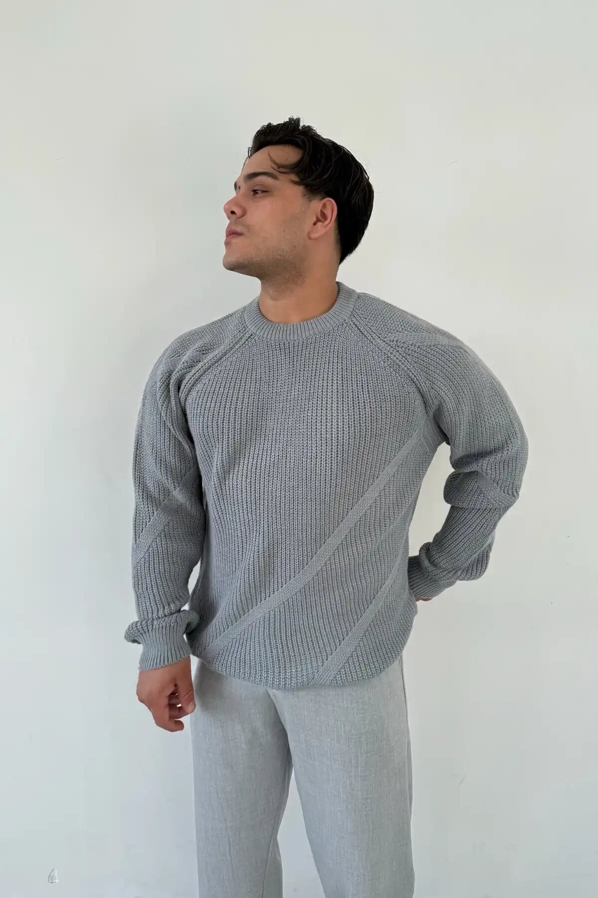 Patterned Crew Neck Sweater Gray