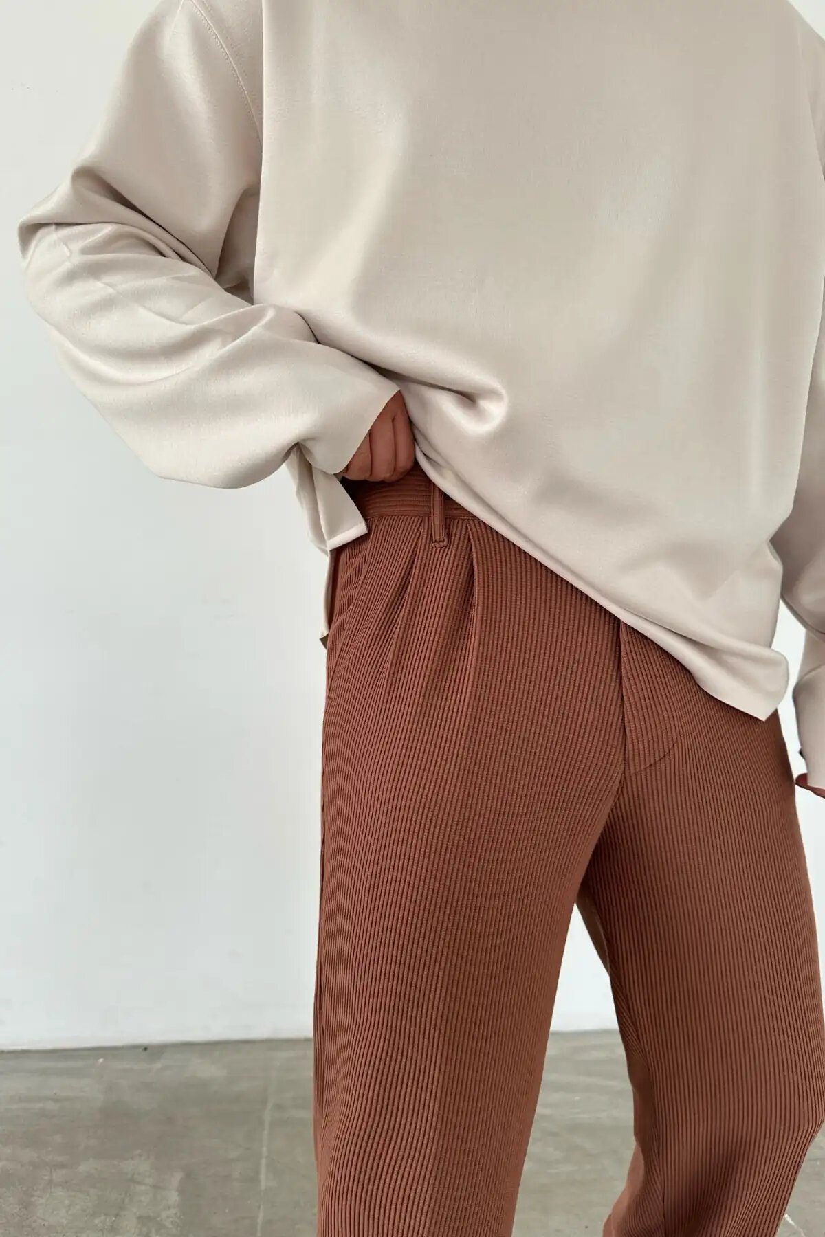 Ribbed Pleated Pants Brown