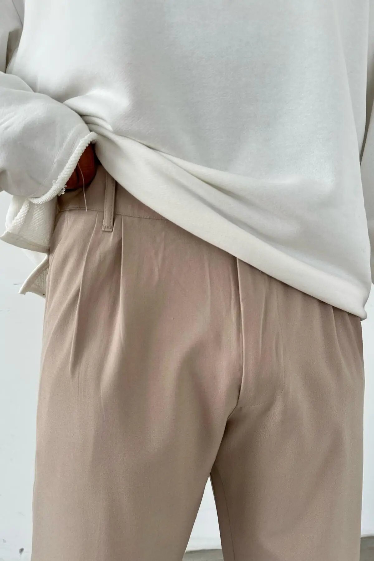 Pleated Baggy Cream Pants