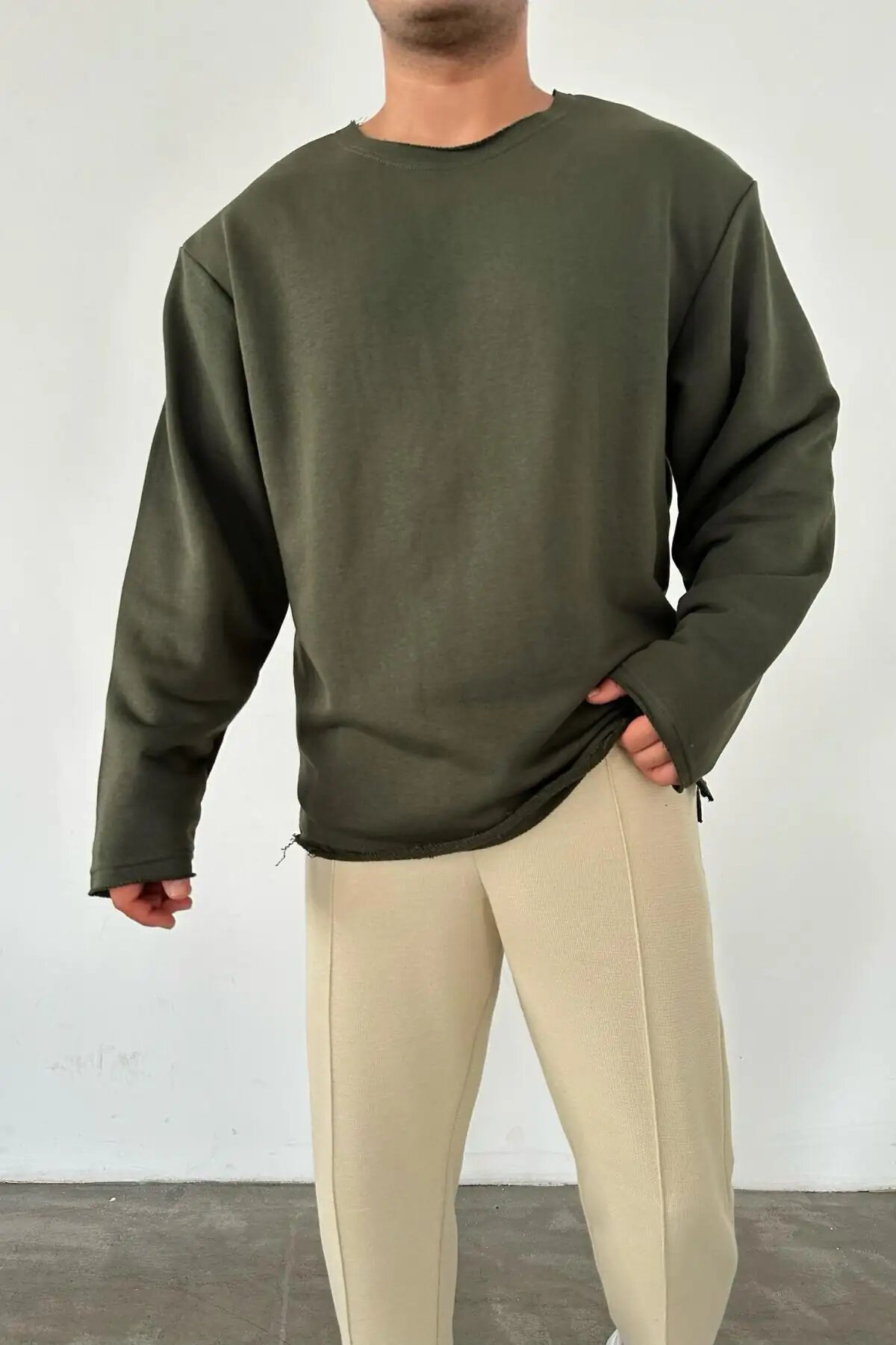 Raw Edge Neck Sweatshirt Green