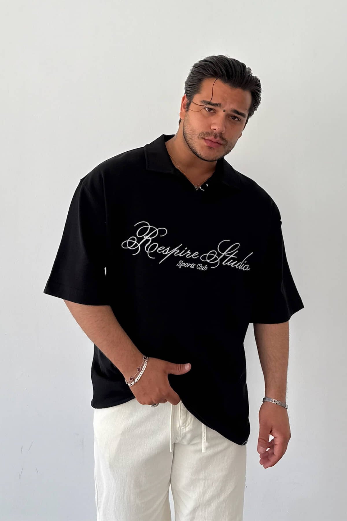 Siyah Nakışlı Polo Yaka T-shirt