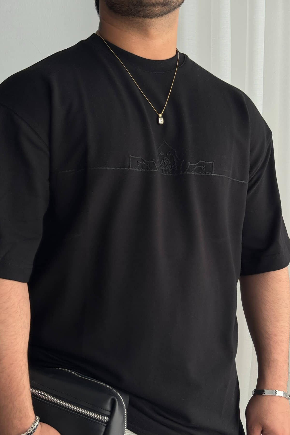 Siyah Nakışlı T-shirt